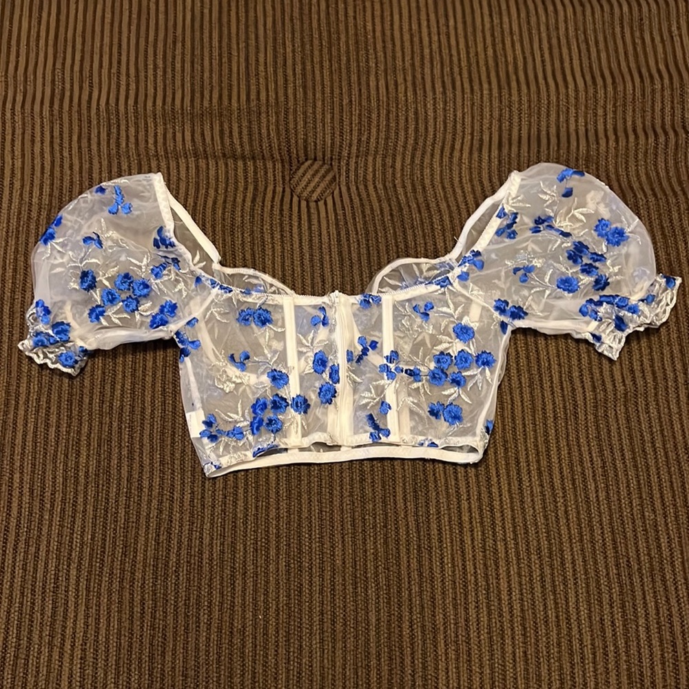 Floral mesh too - Picture 2 of 2